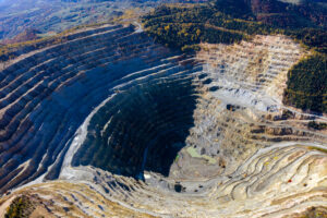 Open pit mine with elevation challenges for wireless network